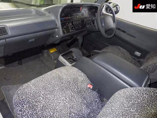TOYOTA REGIUS ACE