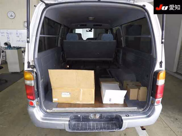 TOYOTA REGIUS ACE