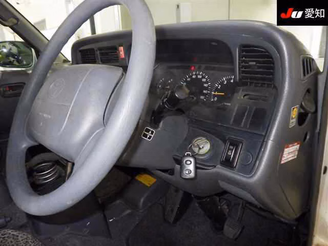 TOYOTA REGIUS ACE