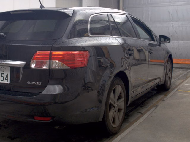 TOYOTA AVENSIS