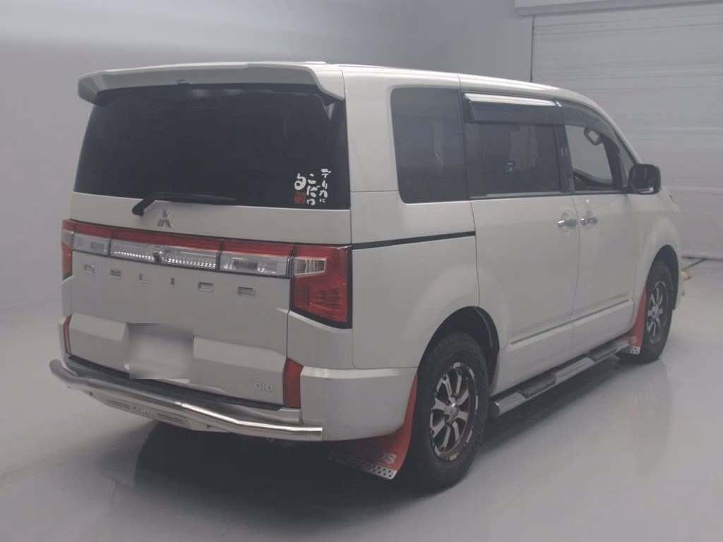 MITSUBISHI DELICA D:5