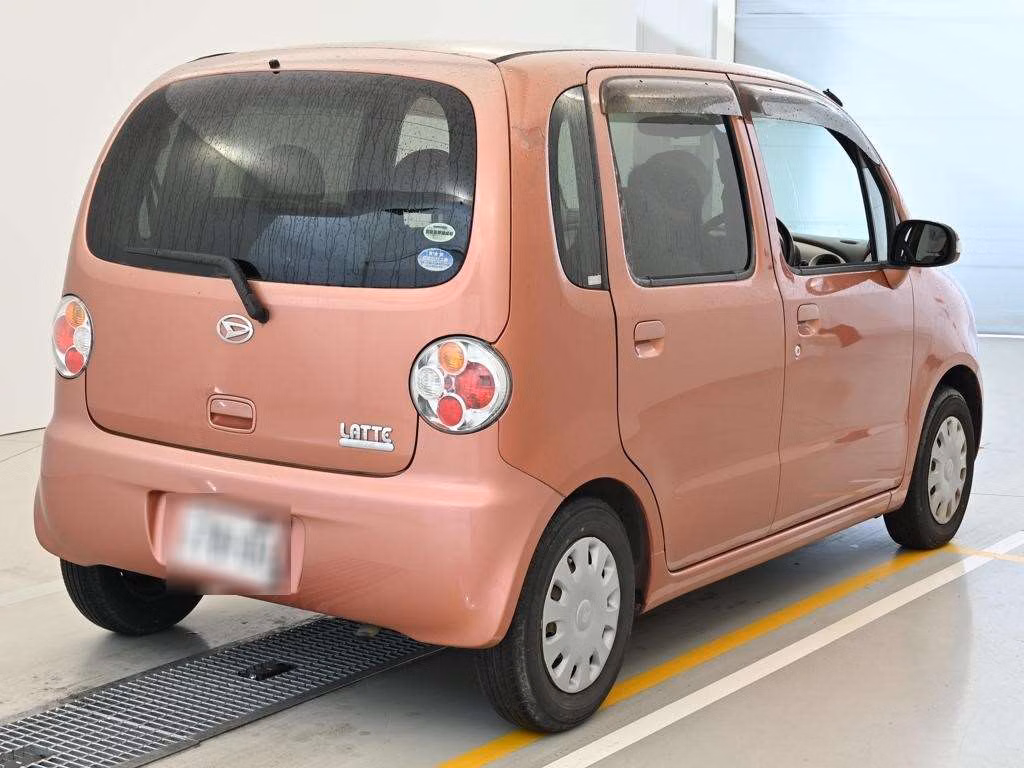DAIHATSU MOVE LATTE