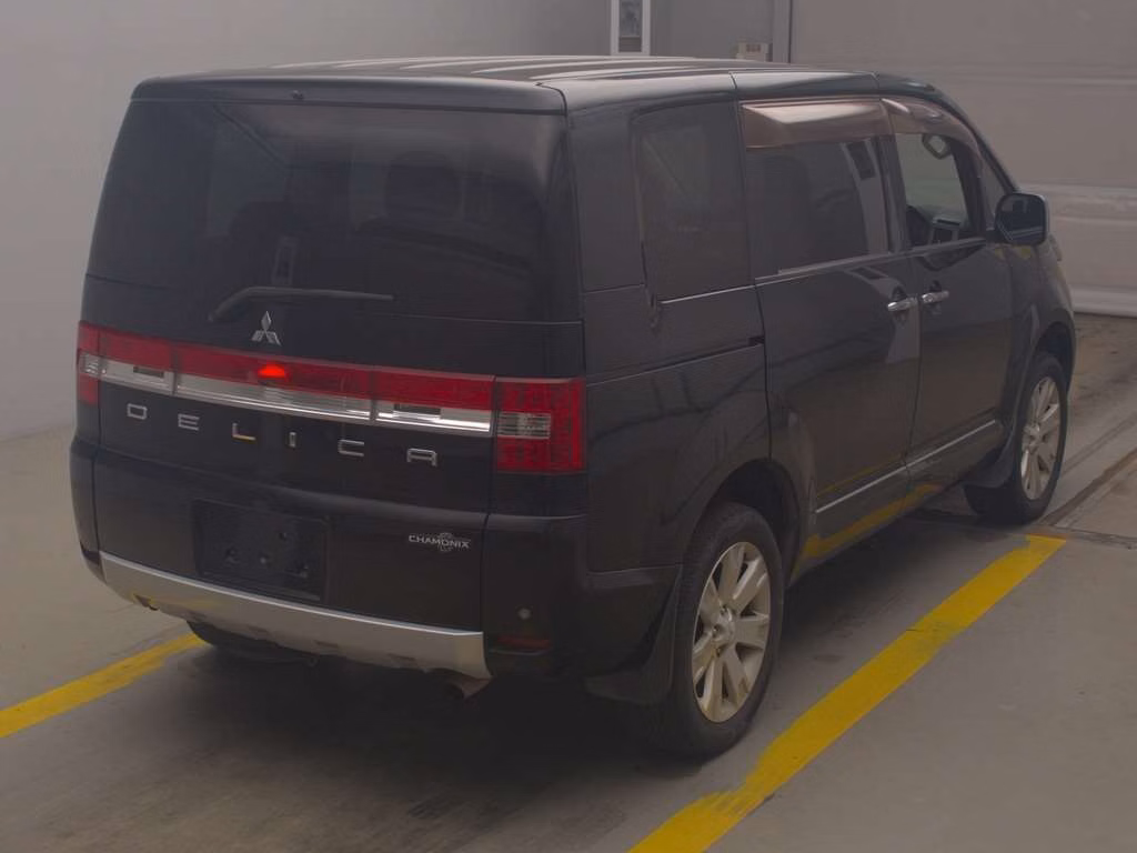 MITSUBISHI DELICA D:5