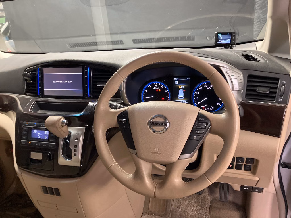 NISSAN ELGRAND