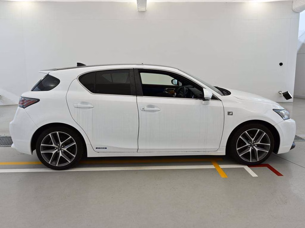 LEXUS CT200H