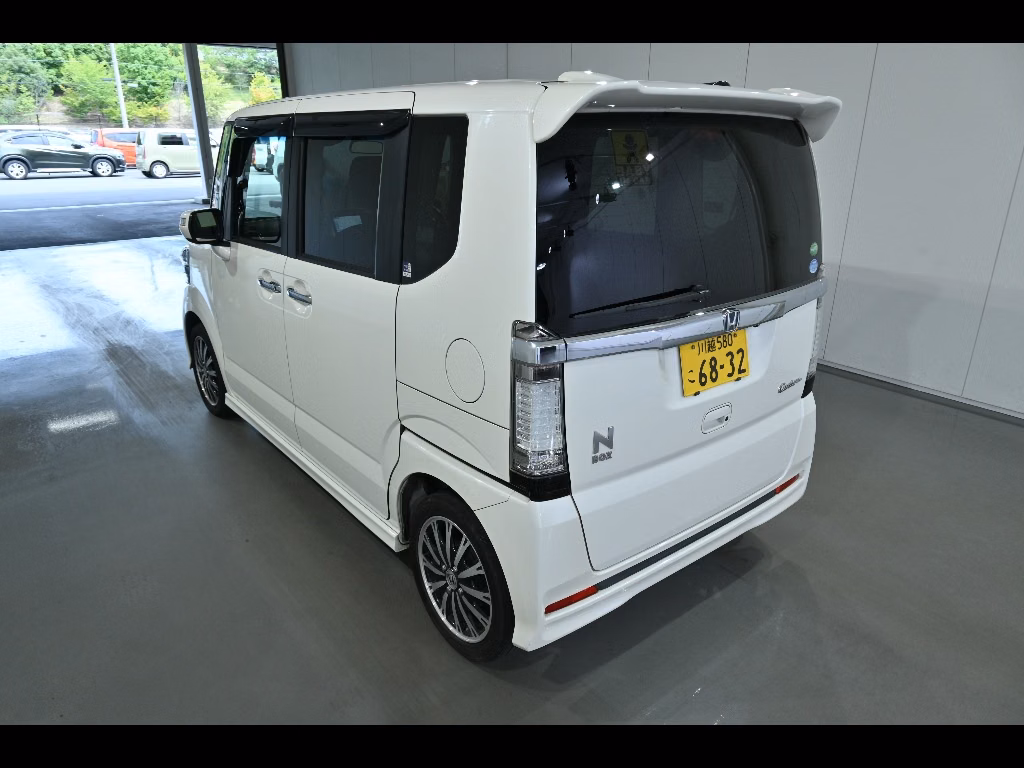 HONDA N-BOX