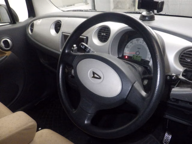DAIHATSU MOVE LATTE