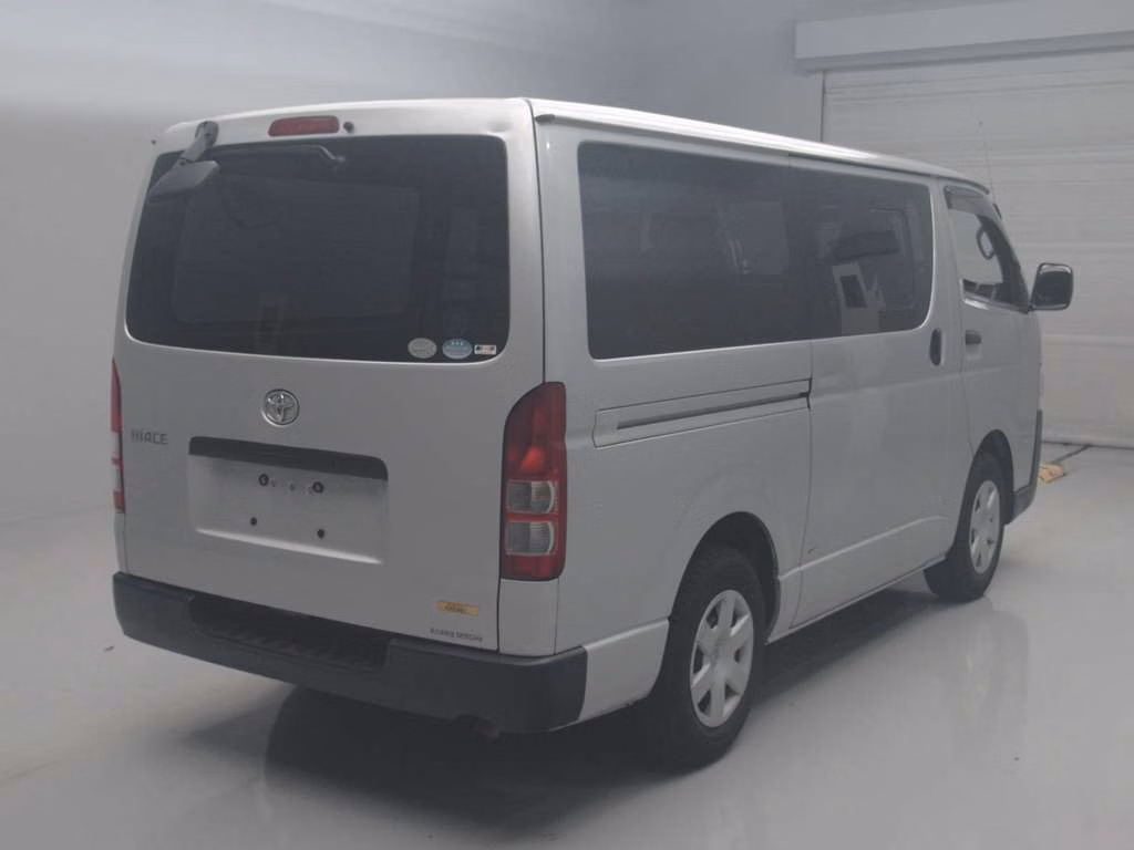 TOYOTA REGIUS ACE