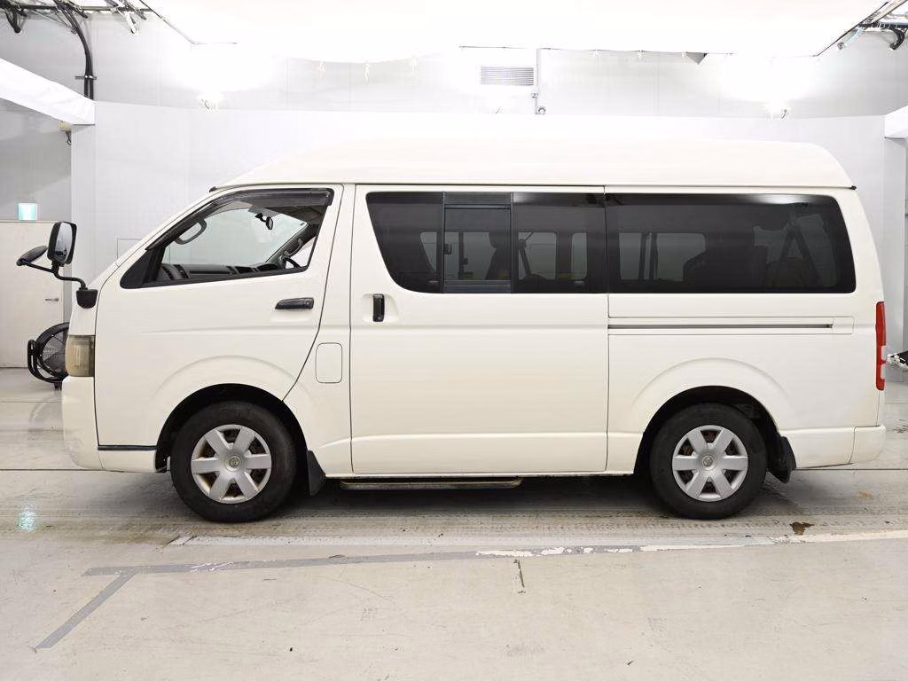 TOYOTA REGIUS ACE