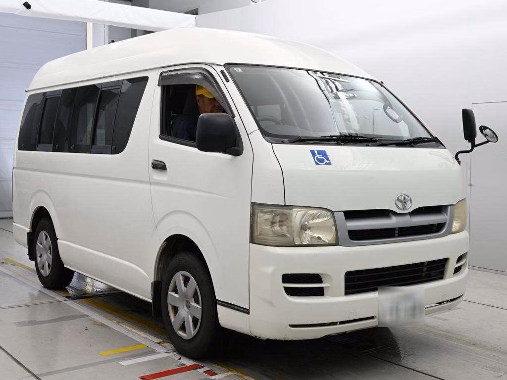 TOYOTA REGIUS ACE