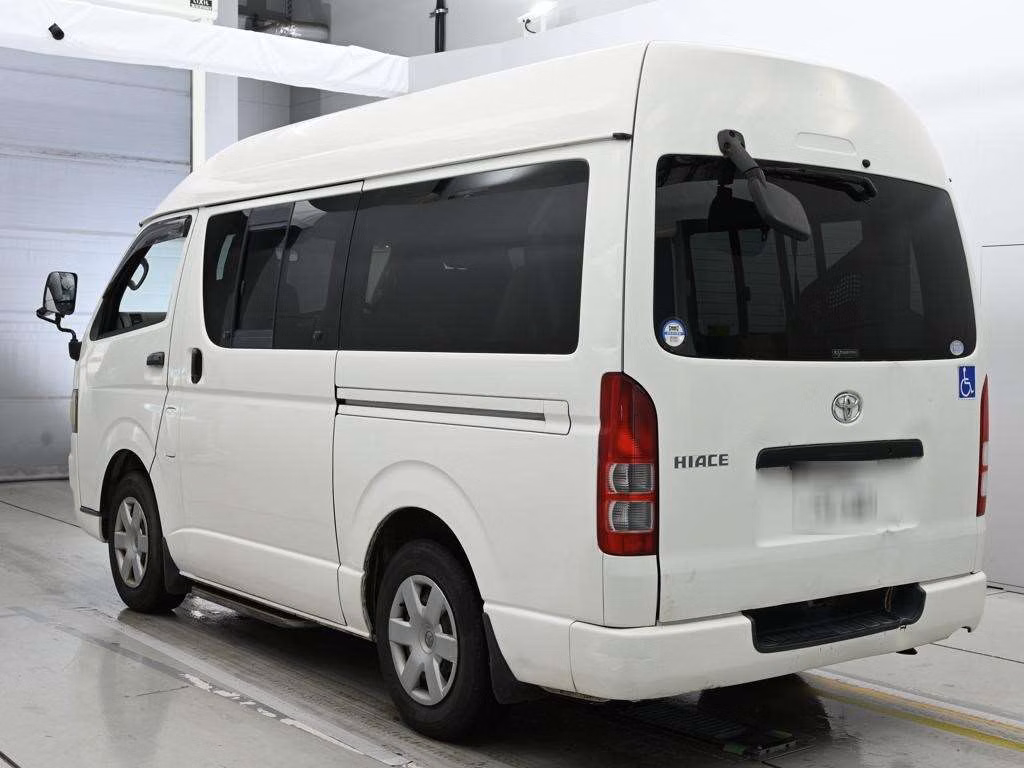 TOYOTA REGIUS ACE