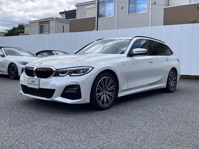 BMW 3-SERIES