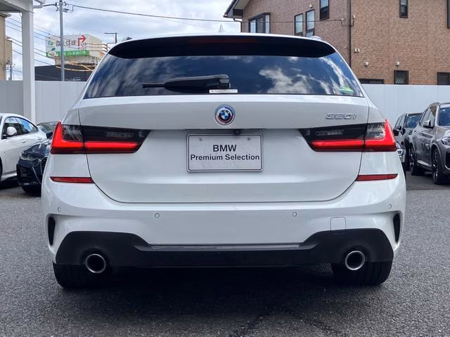BMW 3-SERIES