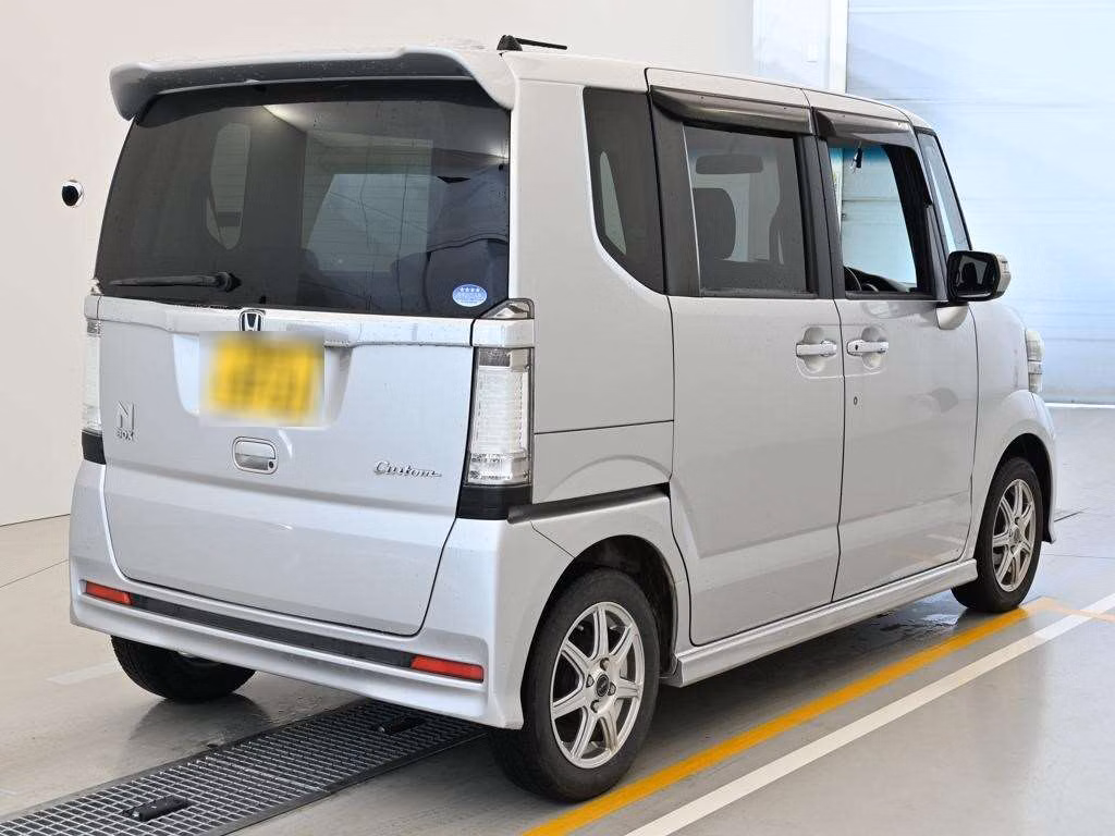 HONDA N-BOX