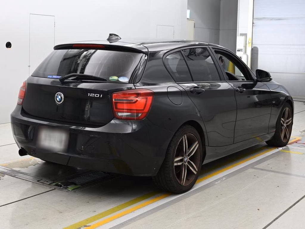 BMW 1-SERIES