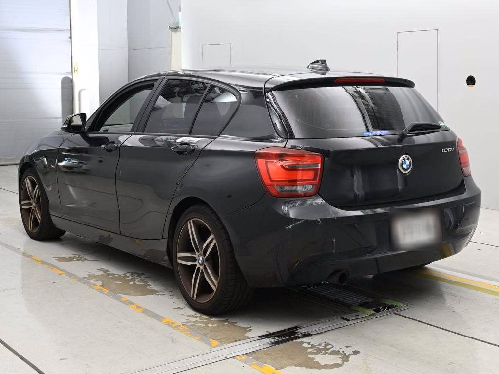 BMW 1-SERIES