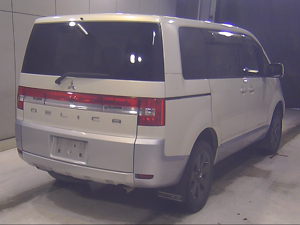 MITSUBISHI DELICA D:5