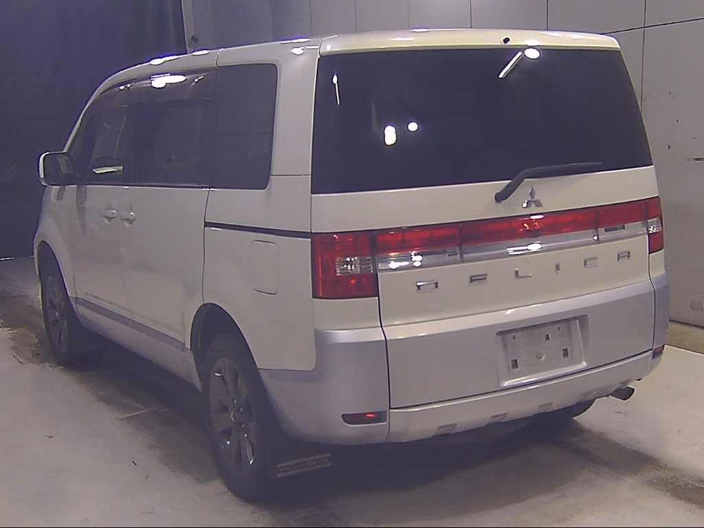 MITSUBISHI DELICA D:5