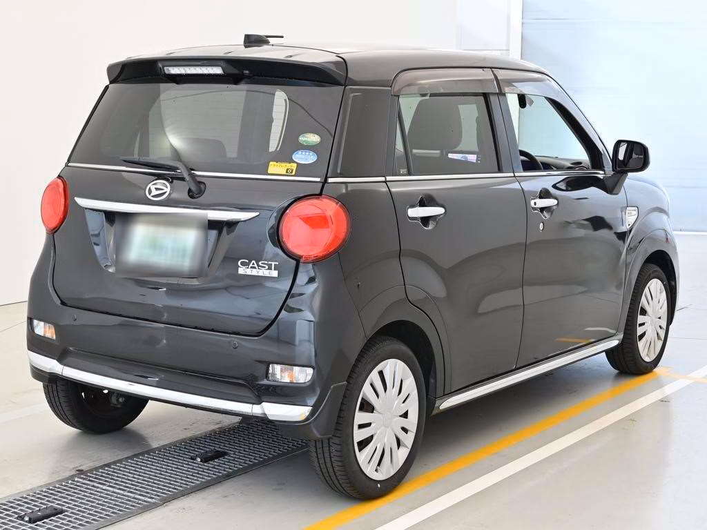 DAIHATSU CAST