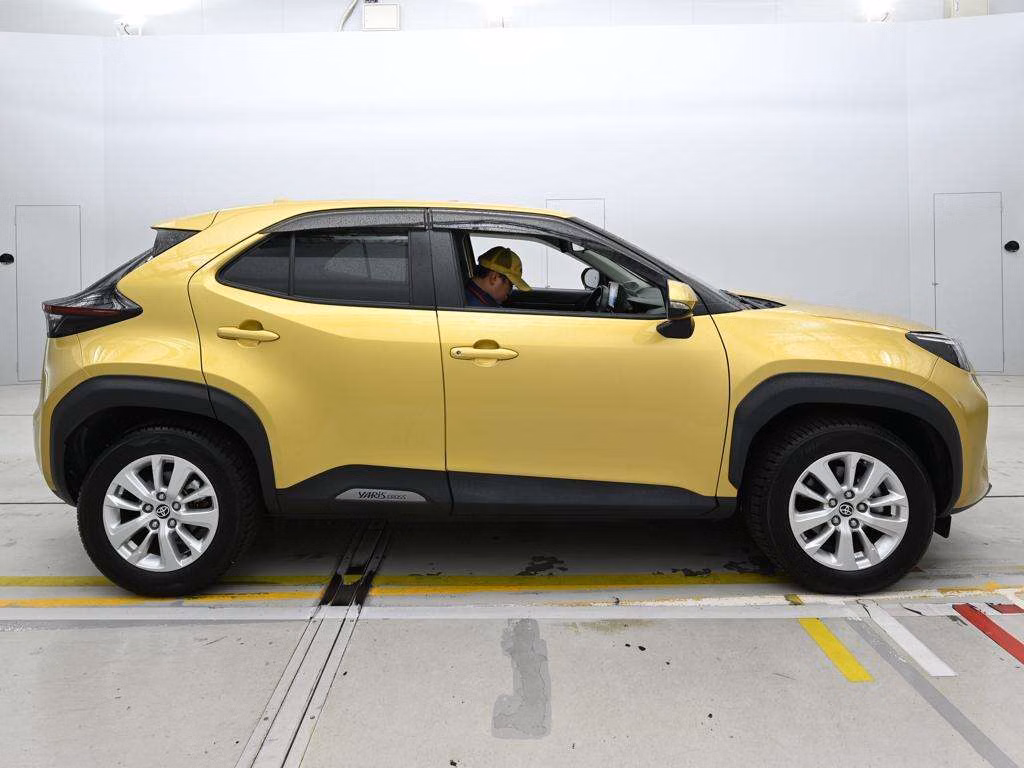 TOYOTA YARIS CROSS