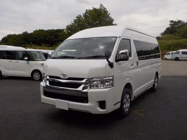 TOYOTA HIACE