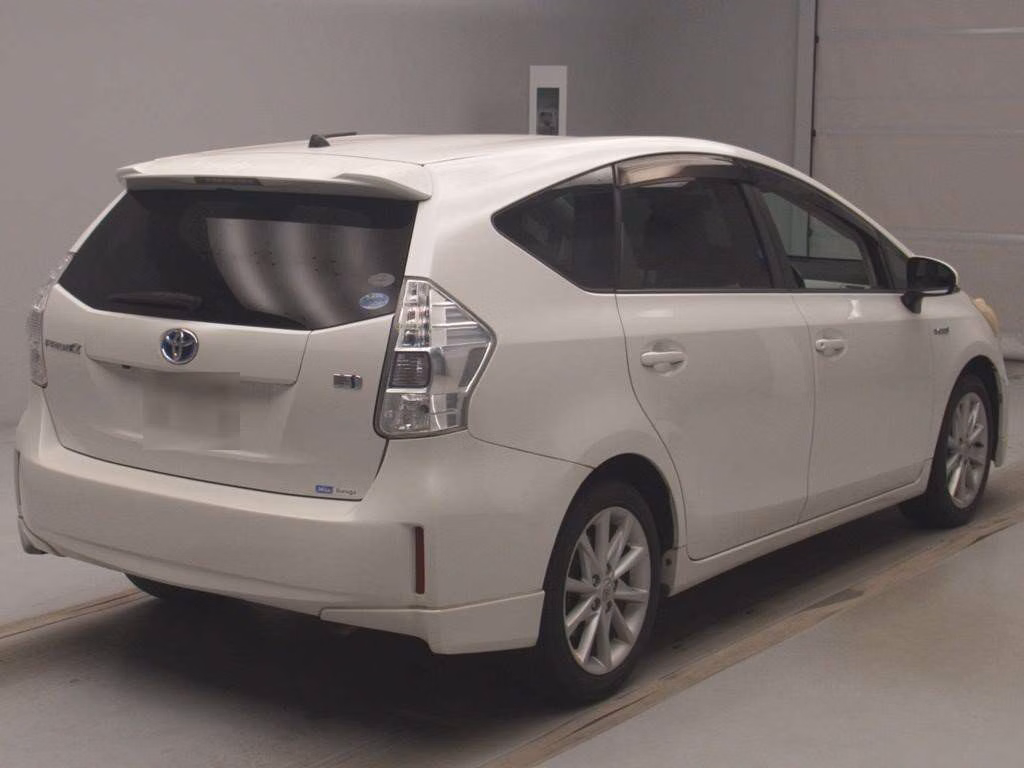 TOYOTA PRIUS ALPHA