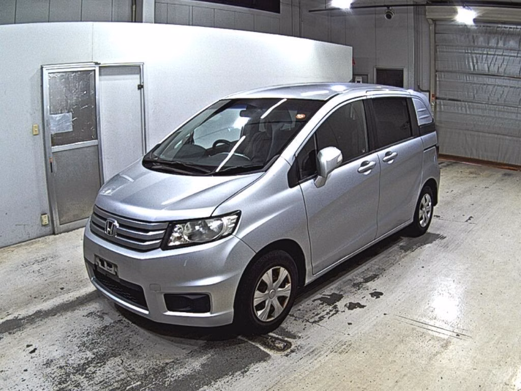Honda Freed Spike