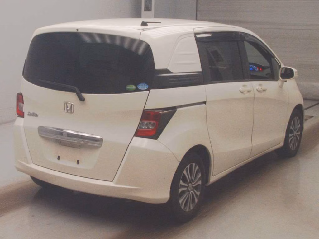 HONDA FREED SPIKE