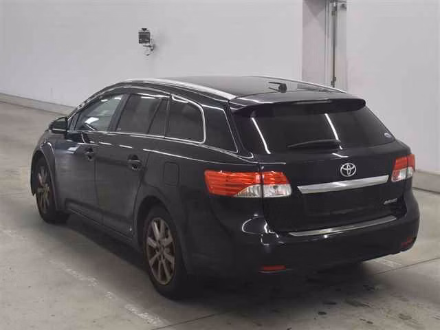 TOYOTA AVENSIS