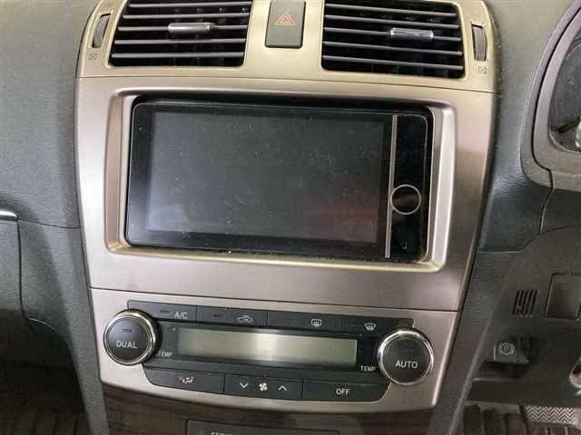 TOYOTA AVENSIS