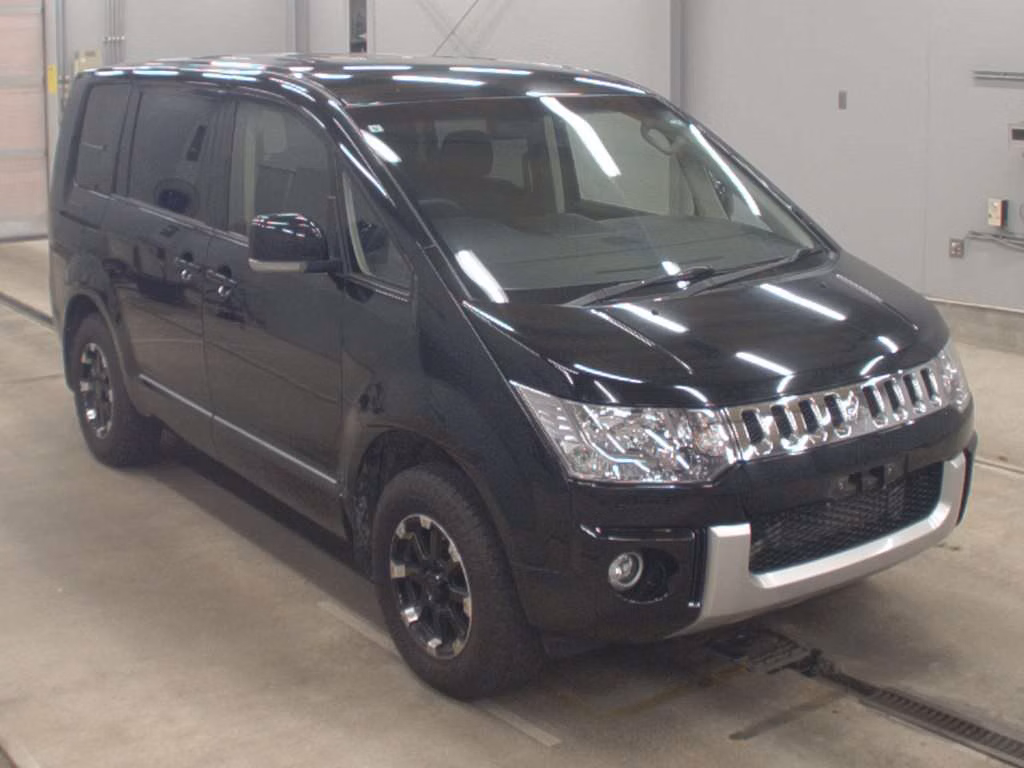 MITSUBISHI DELICA D:5