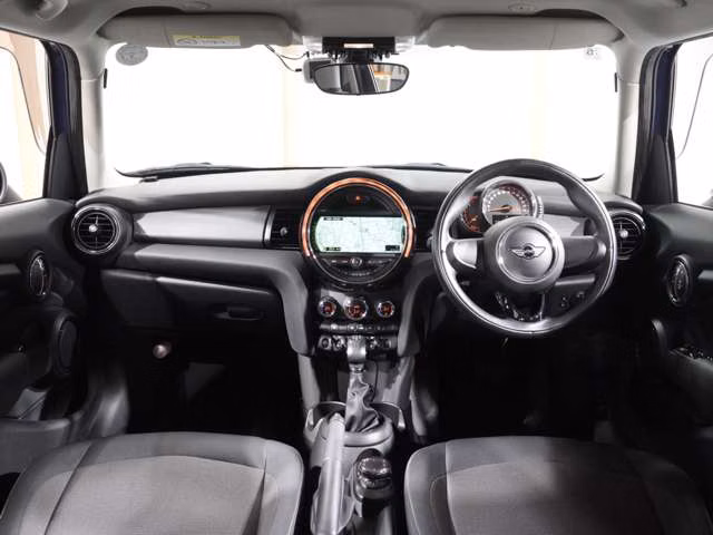 MINI HATCH