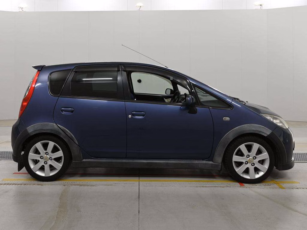 MITSUBISHI COLT