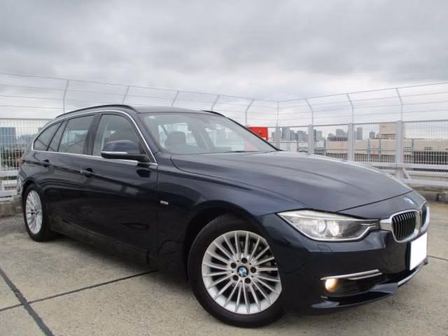 BMW 3-SERIES