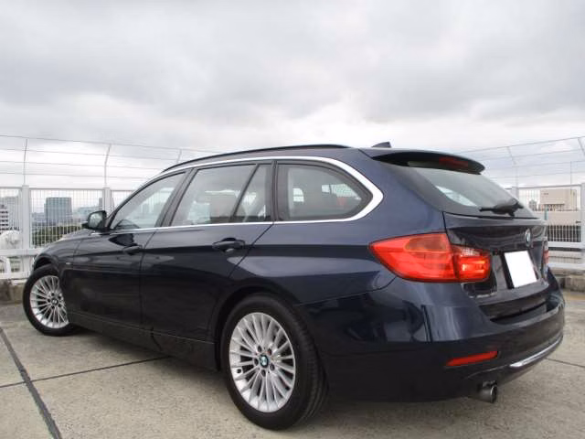 BMW 3-SERIES