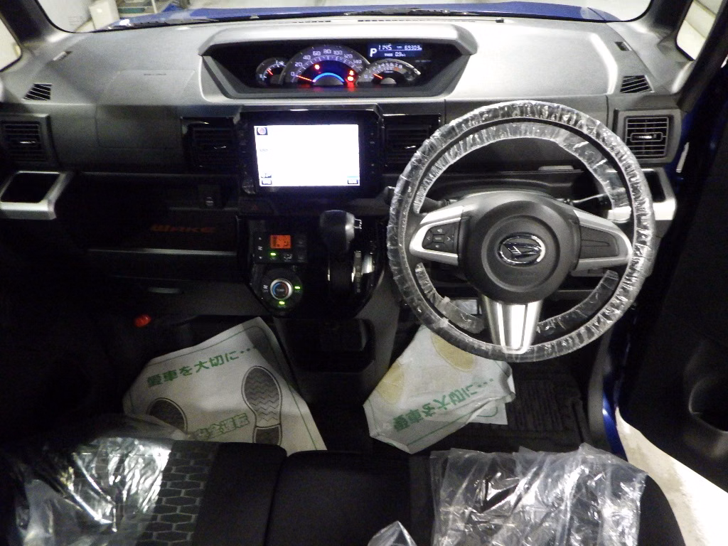 DAIHATSU WAKE