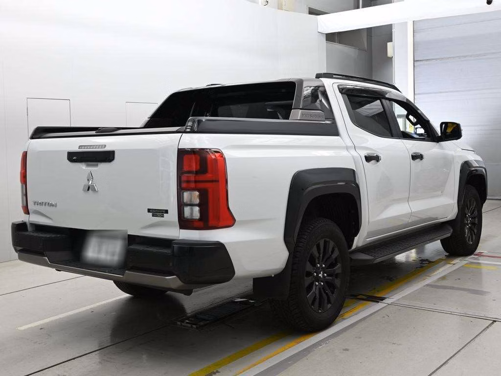 MITSUBISHI TRITON