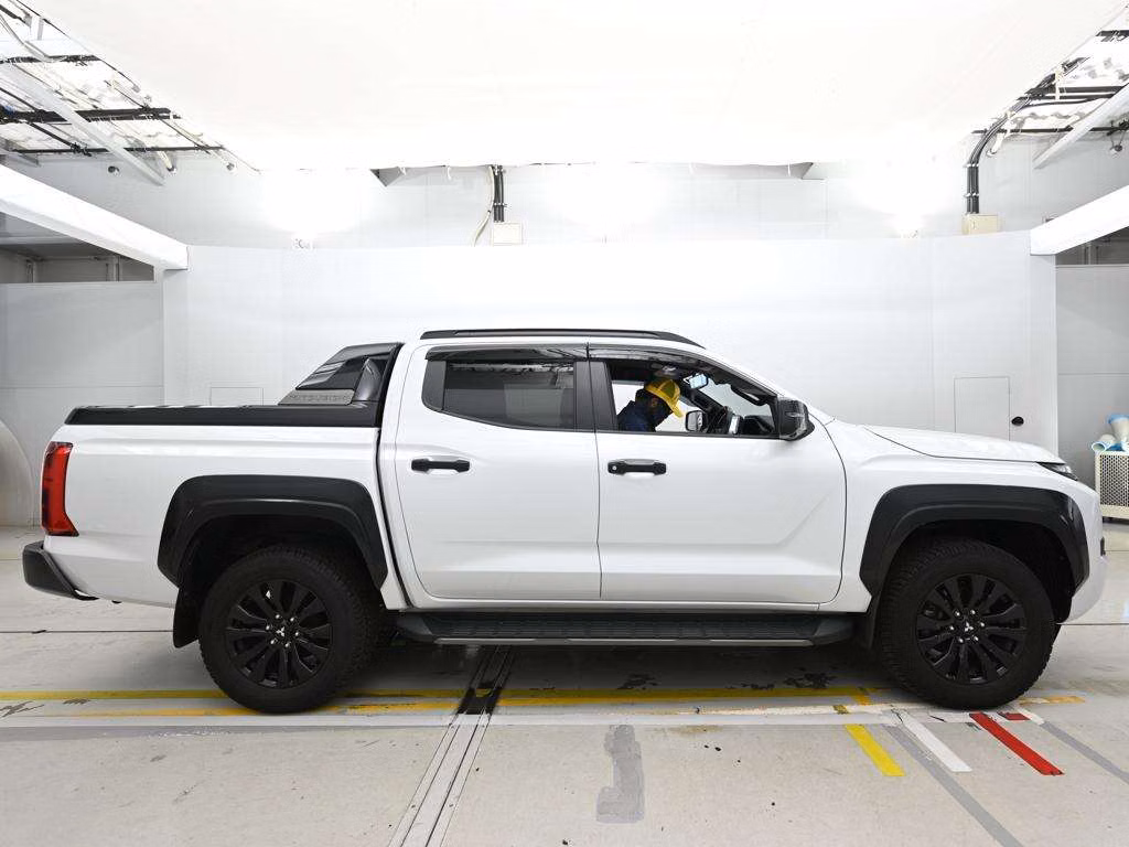 MITSUBISHI TRITON
