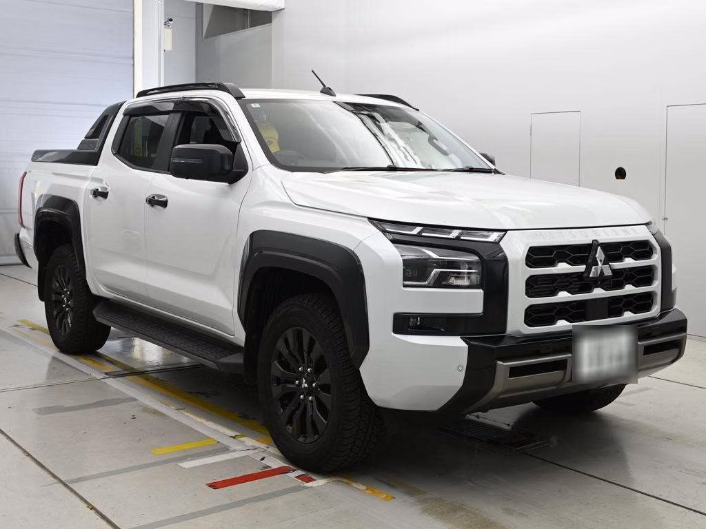 MITSUBISHI TRITON