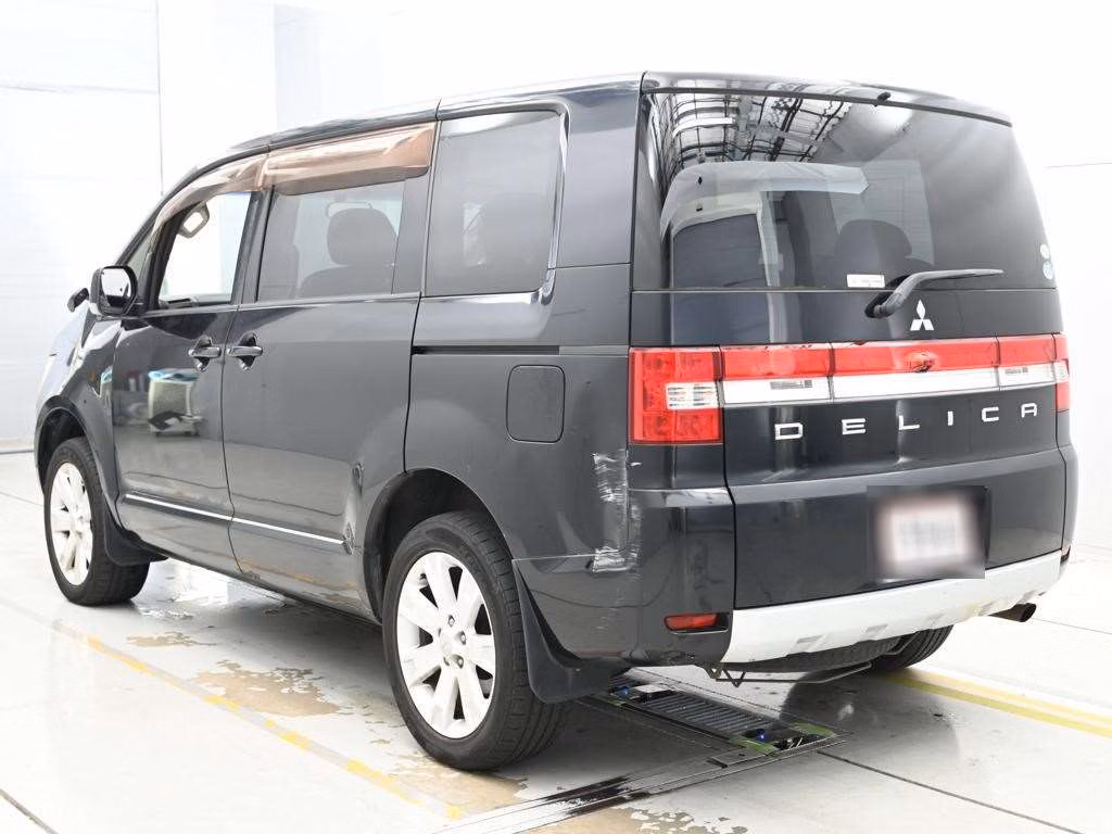 MITSUBISHI DELICA D:5