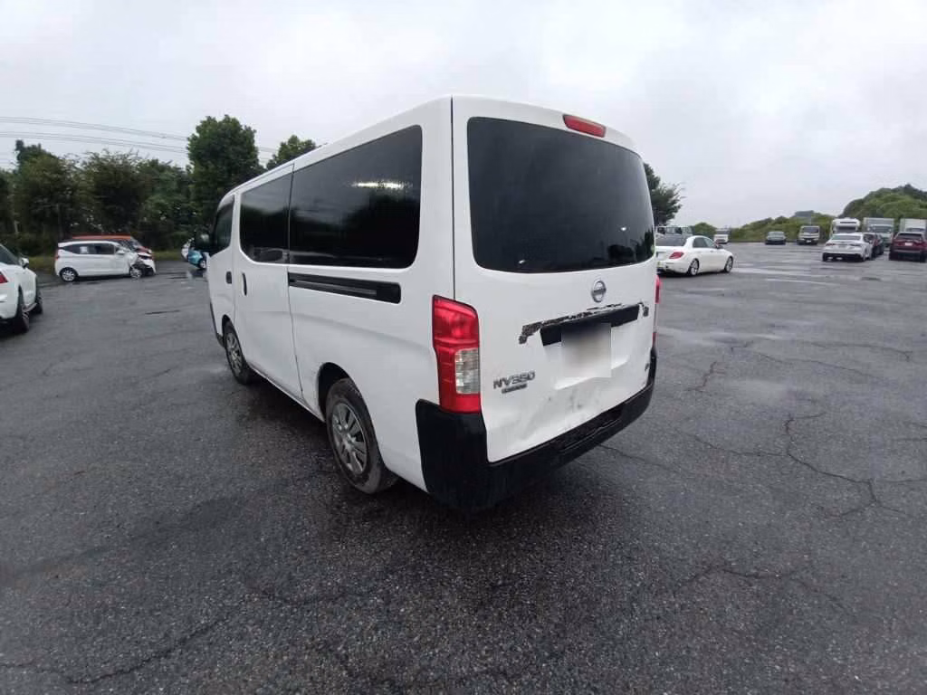 NISSAN NV350 CARAVAN