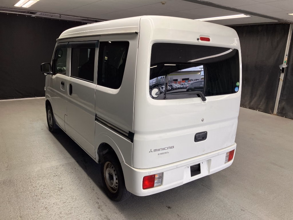 MITSUBISHI MINICAB