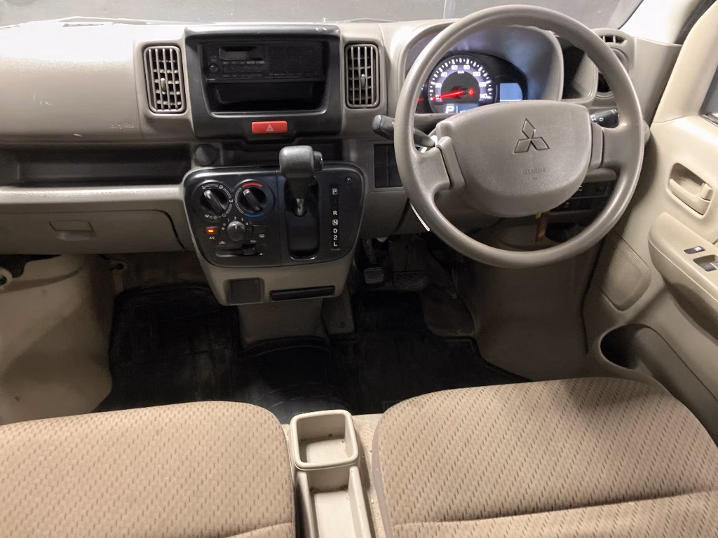 MITSUBISHI MINICAB