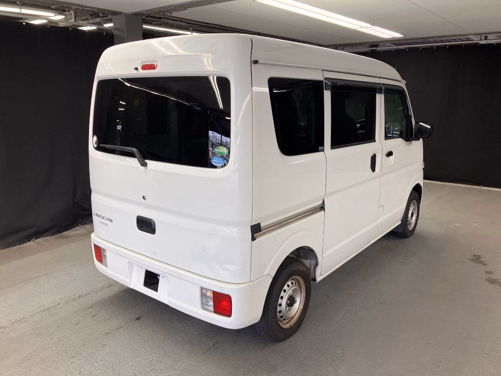 MITSUBISHI MINICAB