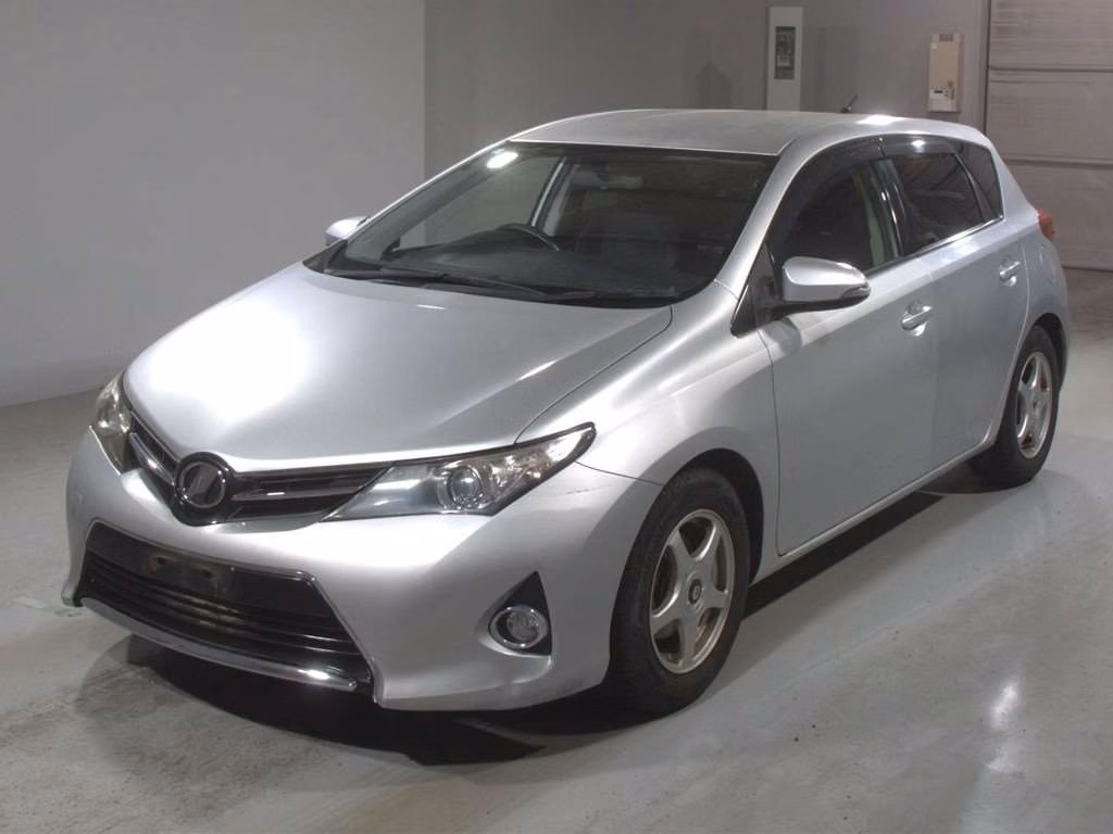 TOYOTA AURIS