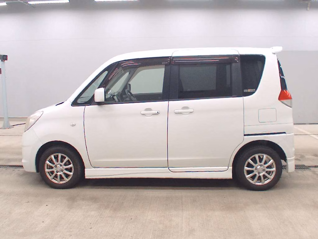 MITSUBISHI DELICA D:2