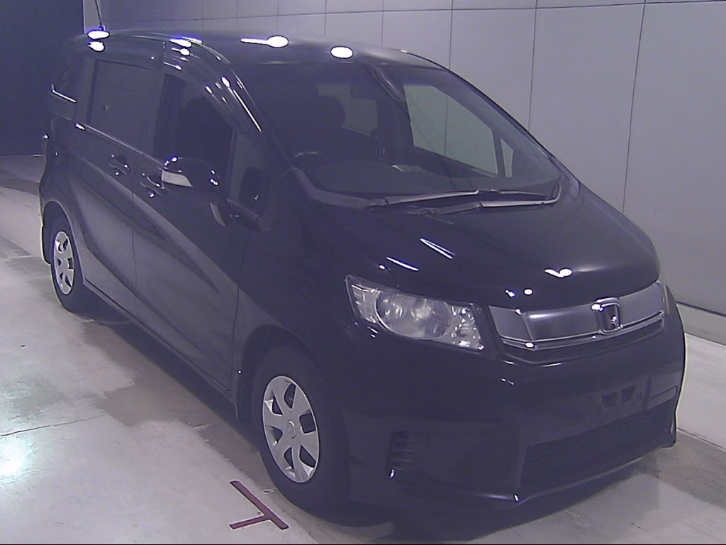 HONDA FREED SPIKE
