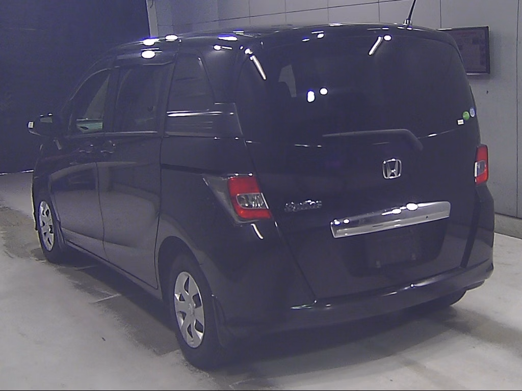 HONDA FREED SPIKE