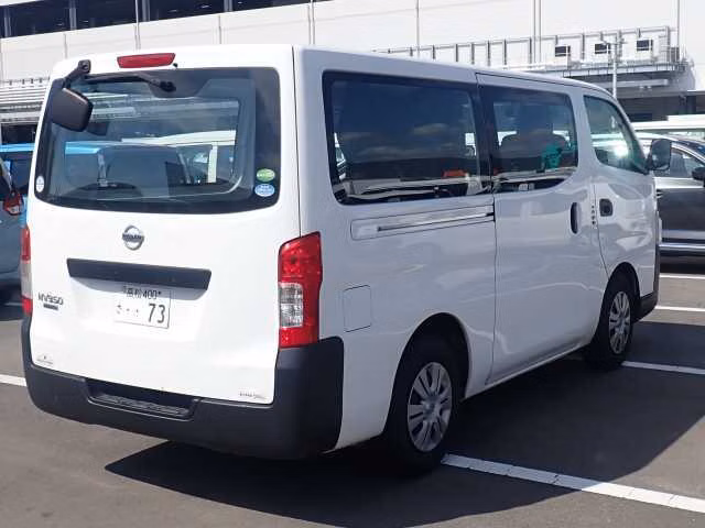 NISSAN NV350 CARAVAN
