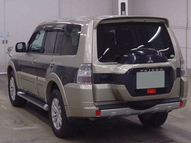 MITSUBISHI PAJERO